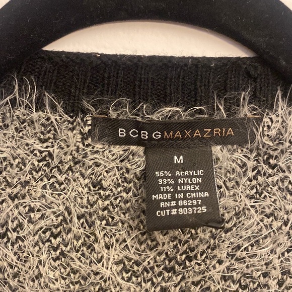 BCBGMAXAZRIA fuzzy eyelash open sleeveless sweater Aztec sweater size M - Picture 3 of 4